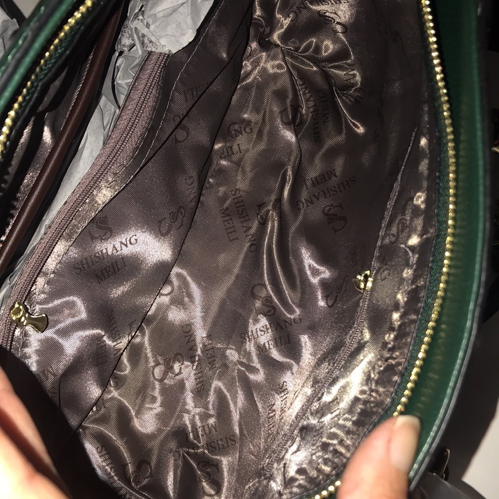NWOT Women’s Crocodile-Embossed Handbag - Picture 9 of 16